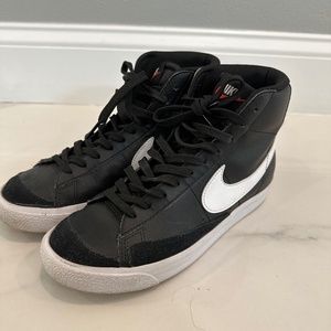 Zoom Blazer Mid SB 'Black'